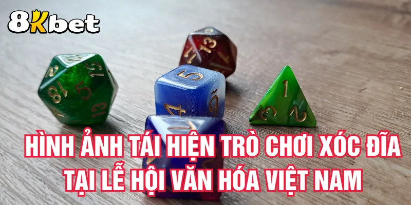 hinh-anh-tai-hien-quy-tac-choi-xoc-dia-tai-le-hoi-van-hoa-viet-nam